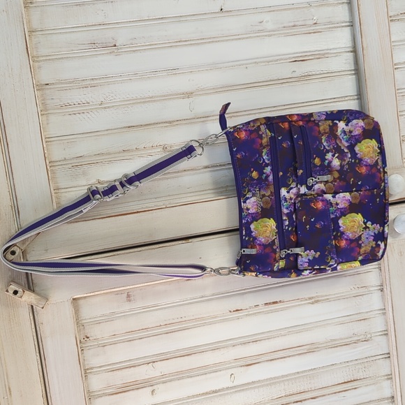 Baggallini, Town Square crossbody. Garden party print - Picture 1 of 12